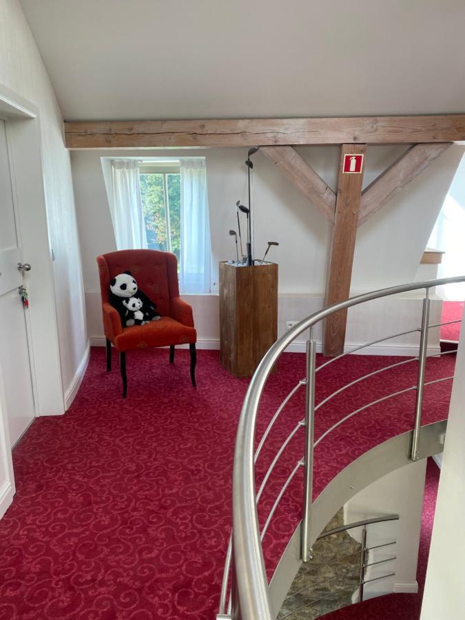 La Chambre Du Chateau De Bernalmont Lieja Exterior foto